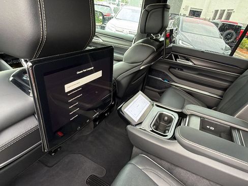 Used 2025 Jeep Grand Wagoneer Series II Obsidian w/ Quick Order Packagew 28T AWD/4WD image 27