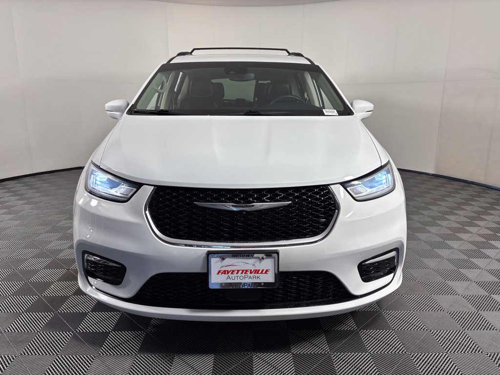 Used 2022 Chrysler Pacifica Touring-L AWD/4WD image 19