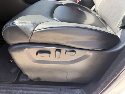 Used 2024 Nissan Armada SV AWD/4WD image 29