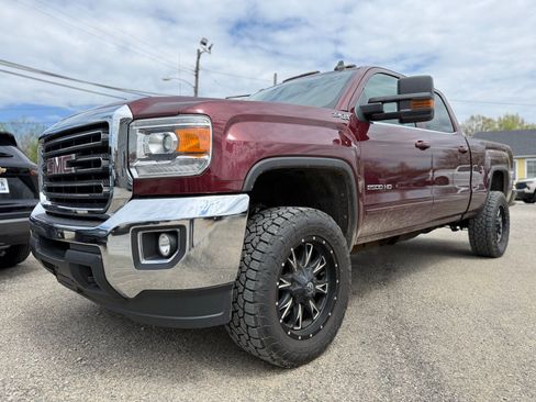 Used 2017 GMC Sierra 2500 SLE w/ HD SLE Preferred Plus Package image 2