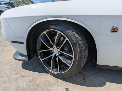 Used 2016 Dodge Challenger R/T Scat Pack RWD image 37