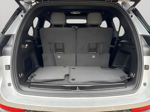 New 2025 Jeep Grand Cherokee L Limited w/ Luxury Tech Group II image 20