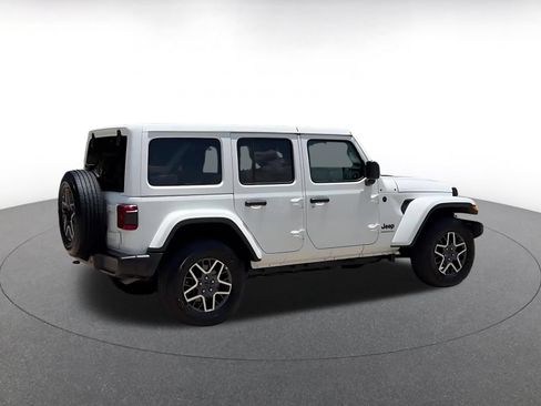 Used 2025 Jeep Wrangler Unlimited Sahara AWD/4WD image 15