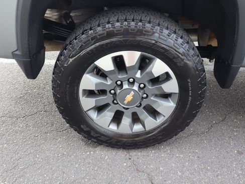 Certified 2025 Chevrolet Silverado 2500 Custom w/ Custom Value Package image 38