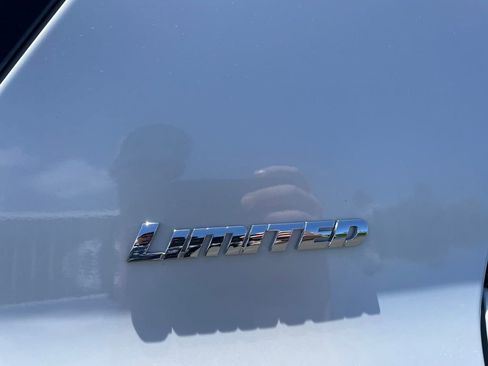 Used 2024 Toyota 4Runner Limited AWD/4WD image 7