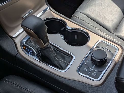 Certified 2016 Jeep Grand Cherokee Limited image 17