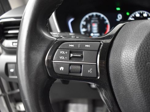 Used 2023 Honda Pilot Touring image 11