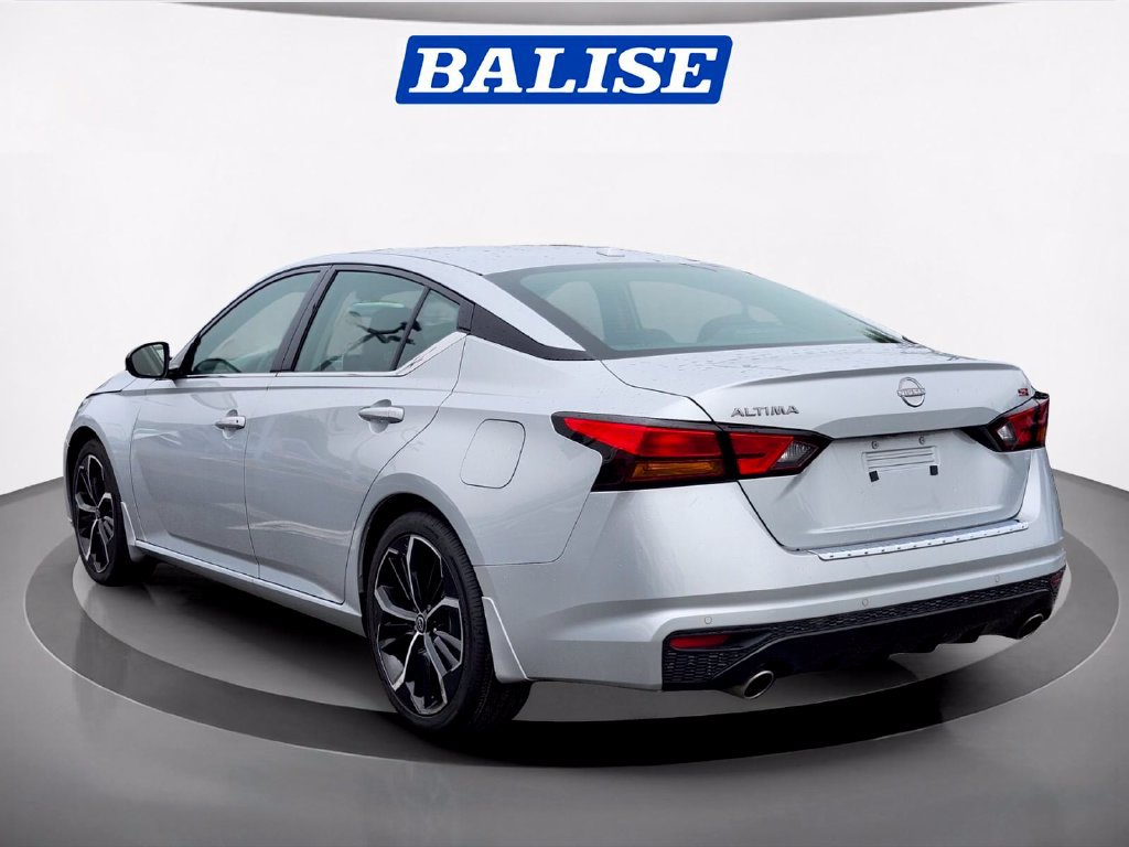 Used 2023 Nissan Altima 2.5 SR FWD image 3