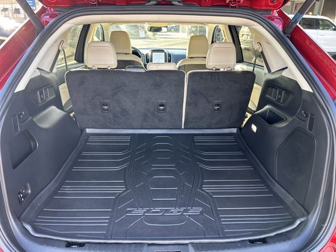 Used 2024 Ford Edge Titanium w/ Titanium Elite Package image 16