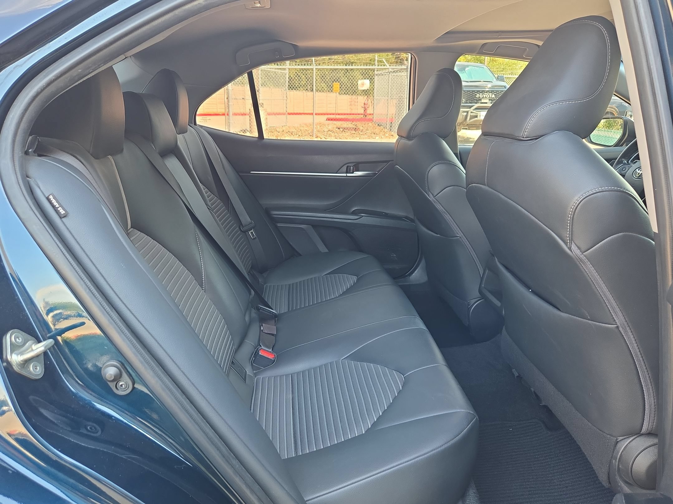 Used 2019 Toyota Camry SE FWD image 25