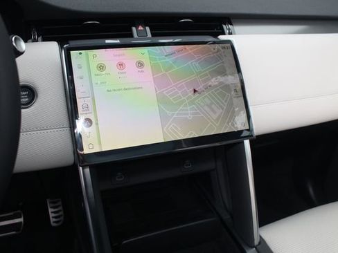 New 2026 Land Rover Discovery Sport Landmark image 16