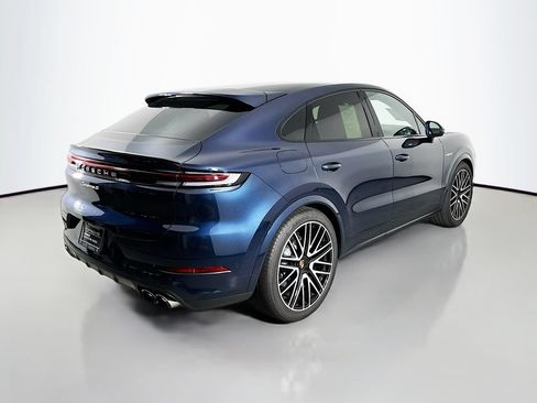 Used 2025 Porsche Cayenne S AWD/4WD image 9