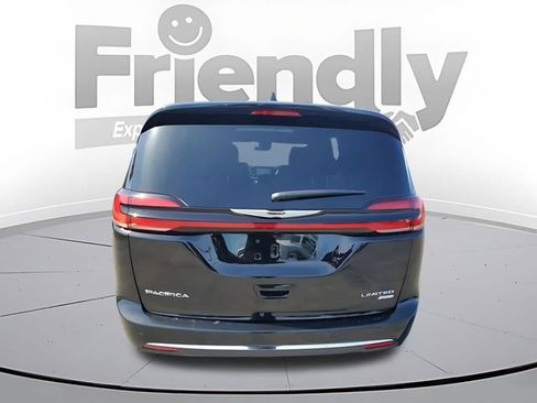 Used 2026 Chrysler Pacifica Limited AWD/4WD image 4