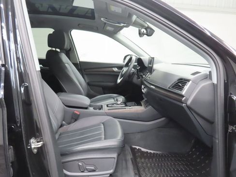 Used 2023 Audi Q5 2.0T Premium w/ Convenience Package image 23