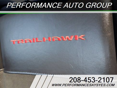 Used 2018 Jeep Grand Cherokee Trailhawk AWD/4WD image 27