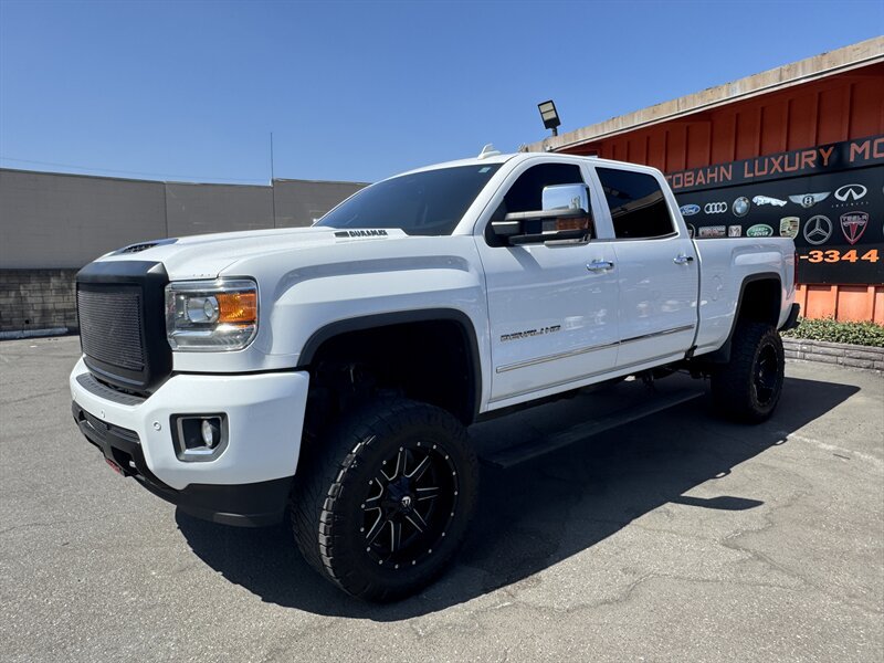 Used 2019 GMC Sierra 2500 Denali w/ Duramax Plus Package AWD/4WD image 11