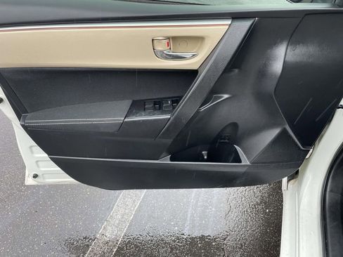 Used 2014 Toyota Corolla LE image 24