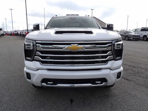Used 2024 Chevrolet Silverado 3500 High Country w/ High Country Premium Package AWD/4WD image 12