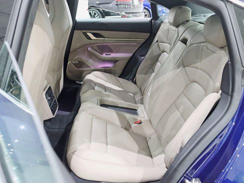 Used 2020 Porsche Taycan Turbo image 34