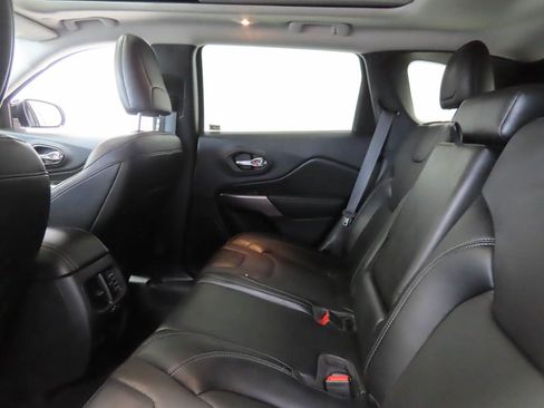 Used 2022 Jeep Cherokee Limited AWD/4WD image 15