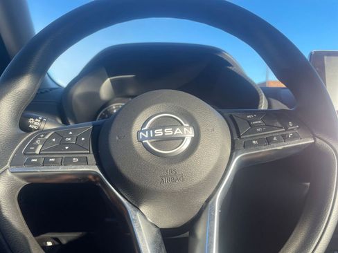 Used 2025 Nissan Sentra SV image 28