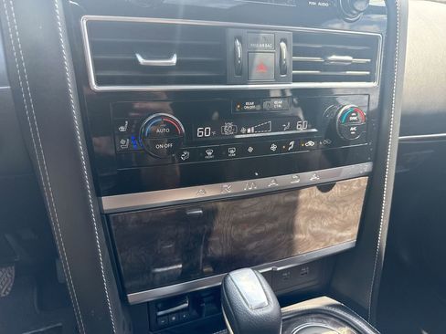 Used 2024 Nissan Armada Platinum w/ Captain's Chairs Package RWD image 18