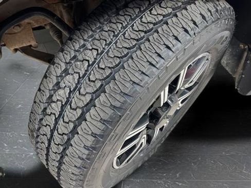 Used 2020 GMC Sierra 2500 AT4 w/ AT4 Premium Package AWD/4WD image 42