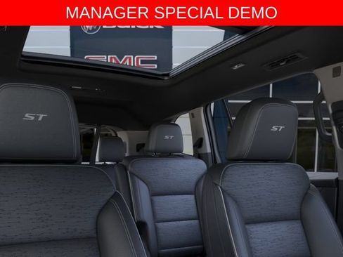 Used 2026 Buick Enclave Sport Touring w/ Power Package AWD/4WD image 24