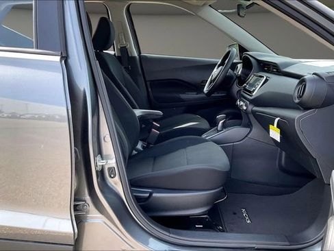 Certified 2025 Nissan Kicks Play S FWD image 7