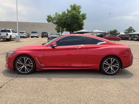 Used 2017 INFINITI Q60 Red Sport 400 AWD/4WD image 7