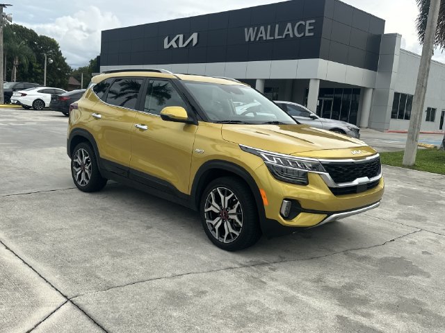 Certified 2023 Kia Seltos SX w/ SX Sunroof Package AWD/4WD image 4