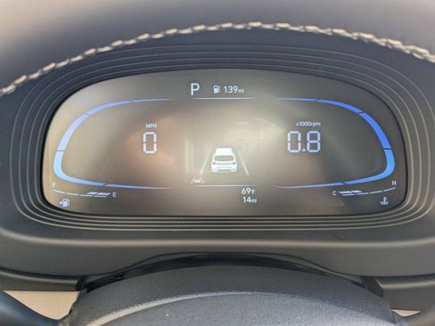 New 2025 Hyundai Venue SEL FWD image 30