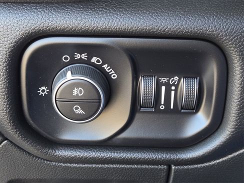 Used 2022 RAM 1500 Laramie image 25