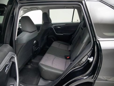 Used 2025 Toyota RAV4 XLE AWD/4WD image 25