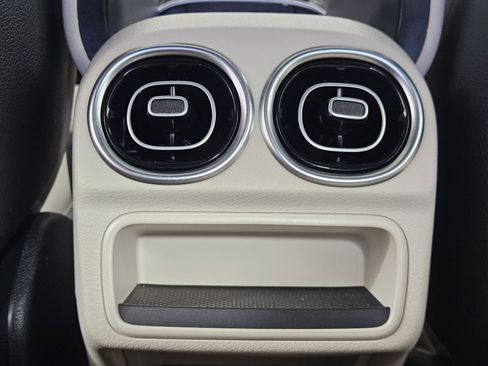 Used 2025 Mercedes-Benz C 300 Sedan image 40
