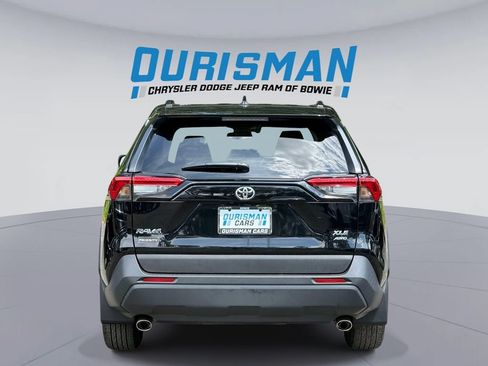 Used 2022 Toyota RAV4 XLE w/ Convenience Package AWD/4WD image 3