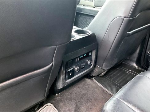 Used 2016 Ford Expedition Limited w/ Equipment Group 301A AWD/4WD image 33
