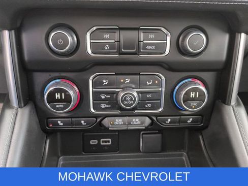 Used 2024 Chevrolet Tahoe Z71 w/ Luxury Package AWD/4WD image 19