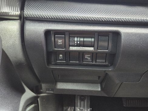 Used 2019 Subaru Crosstrek 2.0i Premium w/ Eyesight System image 23