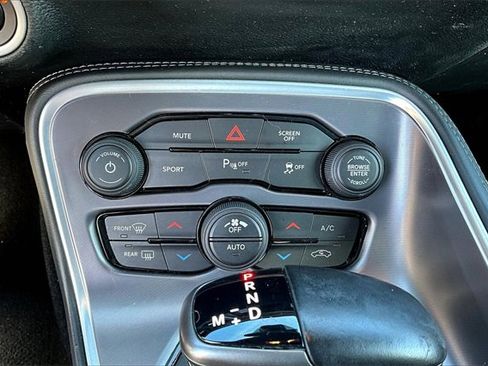Used 2019 Dodge Challenger SXT w/ Driver Convenience Group image 22