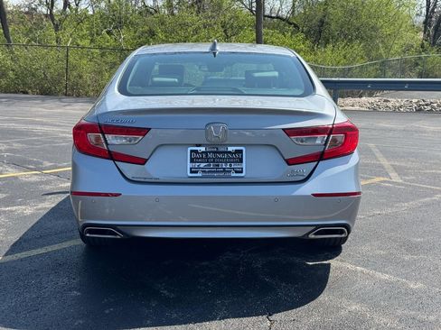Used 2019 Honda Accord Touring image 11