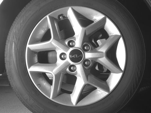 Used 2025 Kia Soul LX w/ LX Technology Package FWD image 13