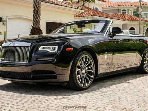Used 2019 Rolls-Royce Dawn RWD image 12