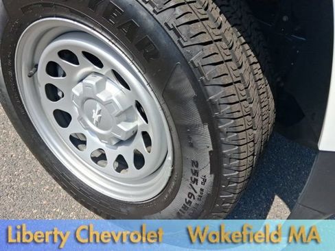 Used 2025 Chevrolet Colorado W/T RWD image 6