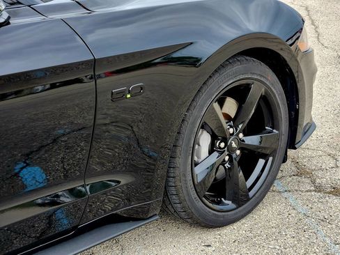 Used 2021 Ford Mustang GT w/ Black Accent Package RWD image 8