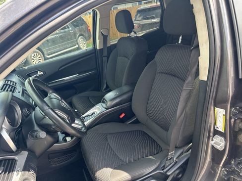 Used 2018 Dodge Journey SE w/ Popular Equipment Group image 10