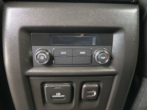 Used 2023 Chevrolet Traverse LT w/ LT Premium Package image 20