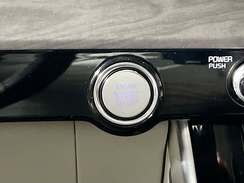 Used 2024 Kia Carnival EX image 24