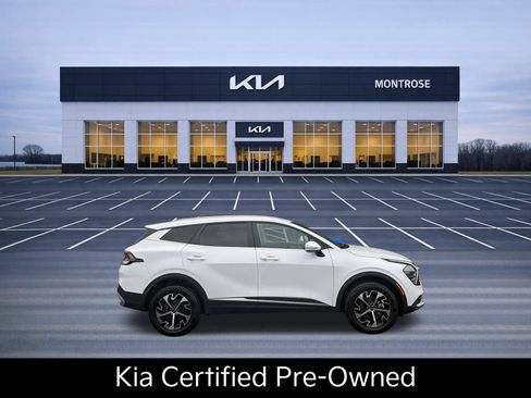 Certified 2025 Kia Sportage EX AWD/4WD image 4