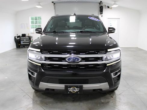 Used 2022 Ford Expedition Limited AWD/4WD image 3